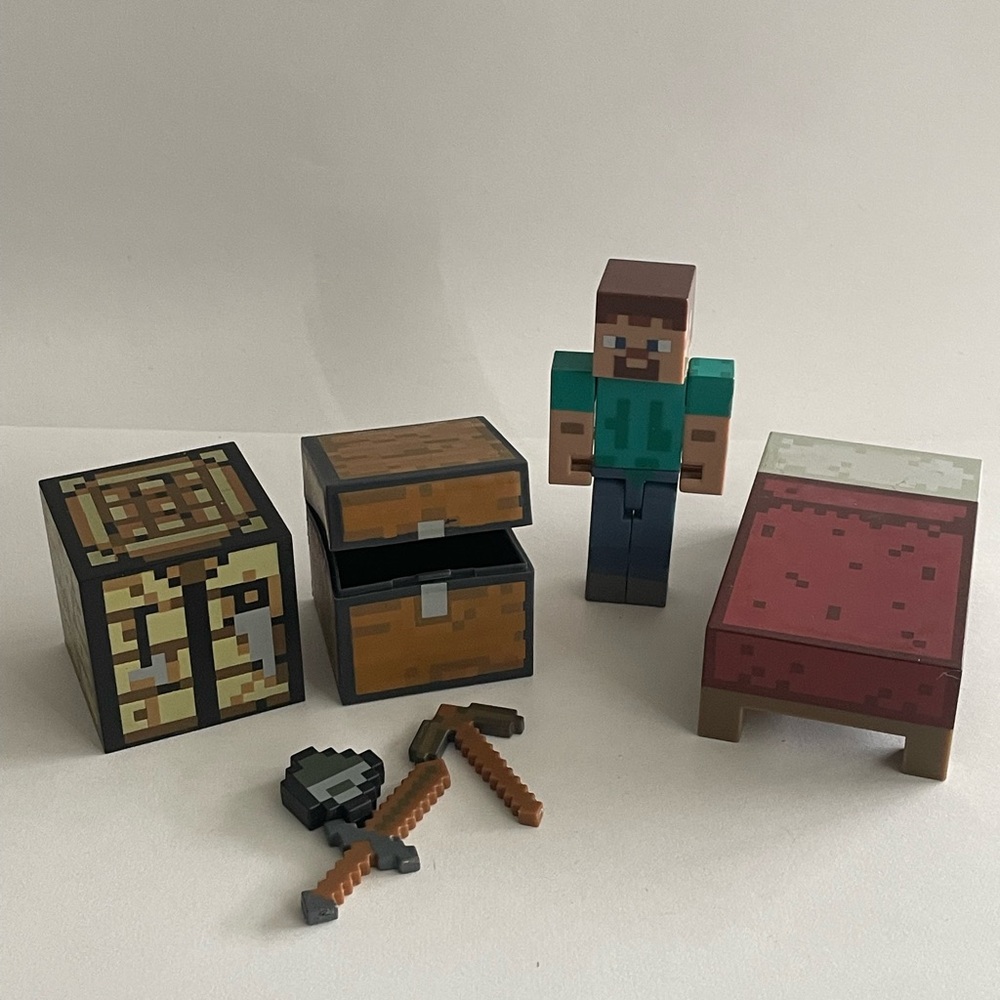 Minecraft Steve Figure & Accessories Set